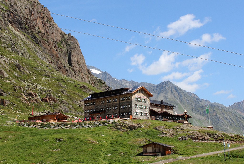 Dresdner Huette Stubaier Hoehenweg