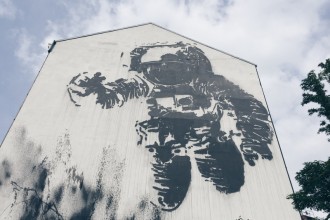 Astronaut Cosmonaut Mural Streetart Berlin Kreuzberg
