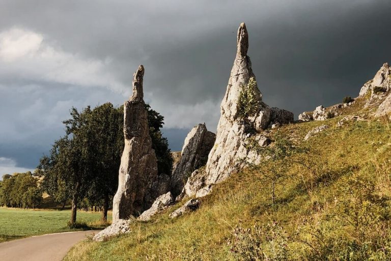 Wandern im Eselsburger Tal – Auf dem Albschäferweg zu den Steinernen Jungfrauen